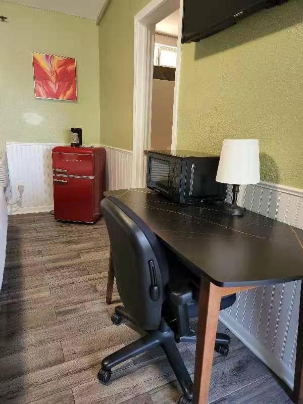 Europa Inn & Suites Desert Hot Springs Bagian luar foto