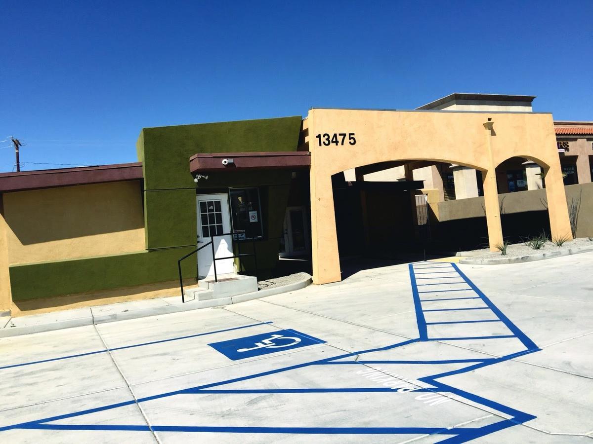 Europa Inn & Suites Desert Hot Springs Bagian luar foto