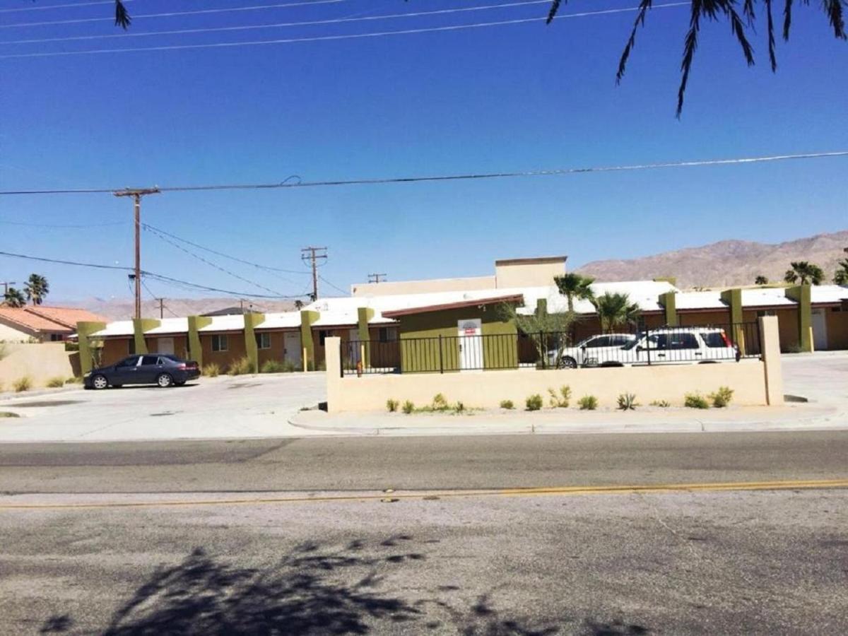 Europa Inn & Suites Desert Hot Springs Bagian luar foto