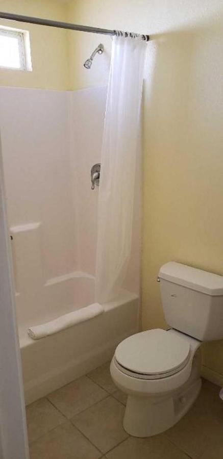 Europa Inn & Suites Desert Hot Springs Bagian luar foto